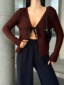 Cardigan en Maille Chocolat avec Liens Noués / 65676 -